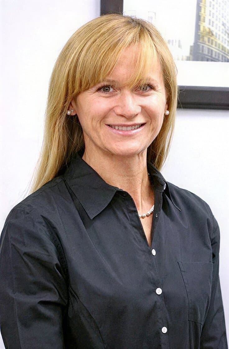Dr. Alicja E. McCrudden